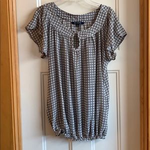 EUC Black/Gray/White Top Size Small